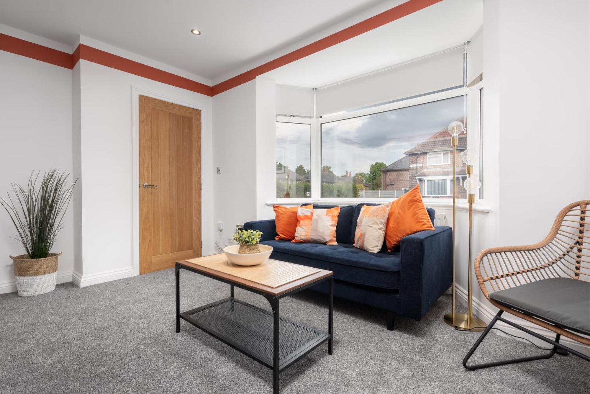 Shawe House - 10 Minute Mcr Airport - Free Parking Villa Wythenshawe Room photo
